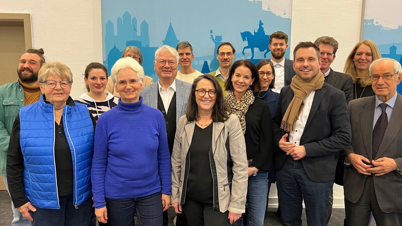 Der neue Klimabeirat der Stadt Koblenz mit Oberbürgermeister David Langner (4.v.r.).