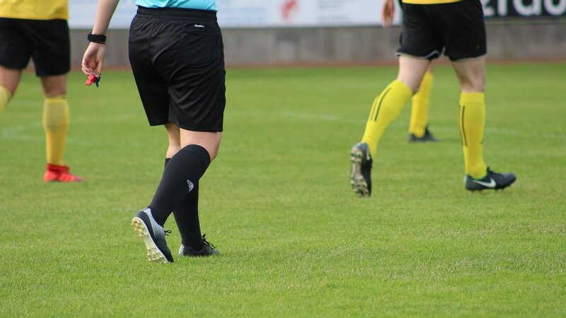 Schiedsrichter, Fußball (Symbolbild)