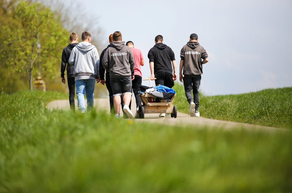 Bei schönem Wetter zieht es viele Menschen in die Natur (Archivbild) Bei schönem Wetter zieht es viele Menschen in die Natur (Archivbild)