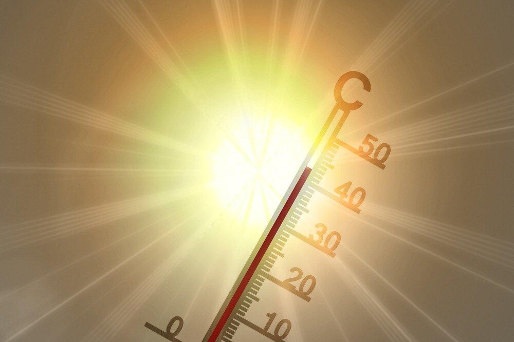 Thermometer in der Sonne (Symbolbild) Thermometer in der Sonne (Symbolbild)
