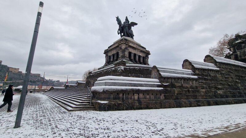 Der Winter hat am Deutschen Eck Einzug gehalten.