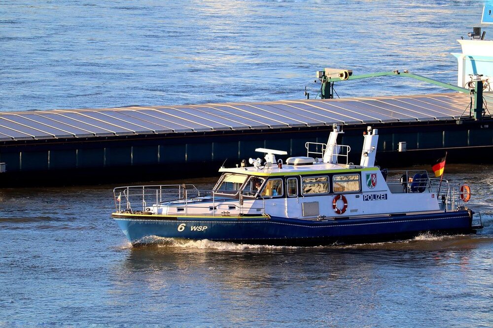Die Wasserpolizei im Einsatz (Symbolbild). Die Wasserpolizei im Einsatz (Symbolbild).