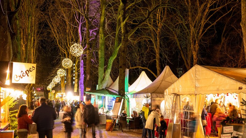Uferlichter verzaubern den Kurpark und das Ahrufer in Bad Neuenahr