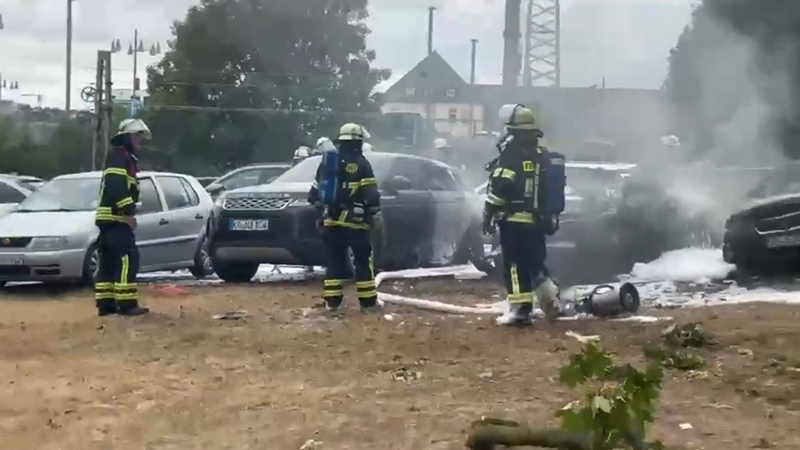 Mehrere Fahrzeuge sind am 21. August in der Koblenzer Innenstadt vollständig ausgebrannt.