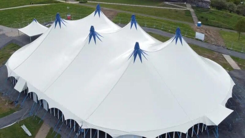 Das Theaterzelt auf der Festung Ehrenbreitstein.