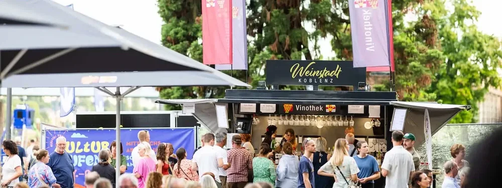 Die Stadt Koblenz lädt zu einem zweimonatigen Weinfestival ein.