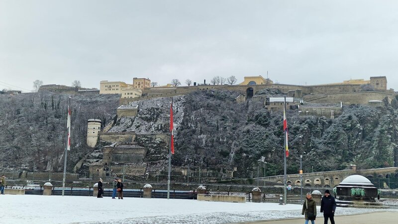 Erneut verheißt die Vorhersage des Deutschen Wetterdienstes (DWD) für die nächsten drei Tage etwas Schnee am Deutschen Eck in Koblenz.
