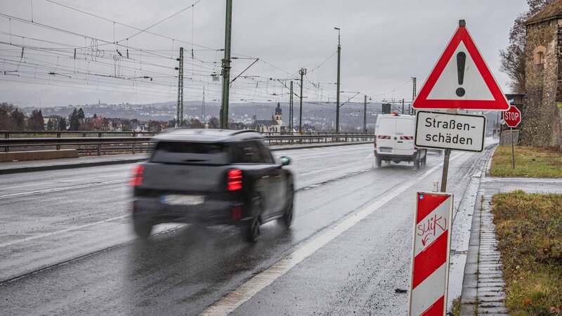 Die B42 wird zwischen Ehrenbreitstein und Urbar saniert.