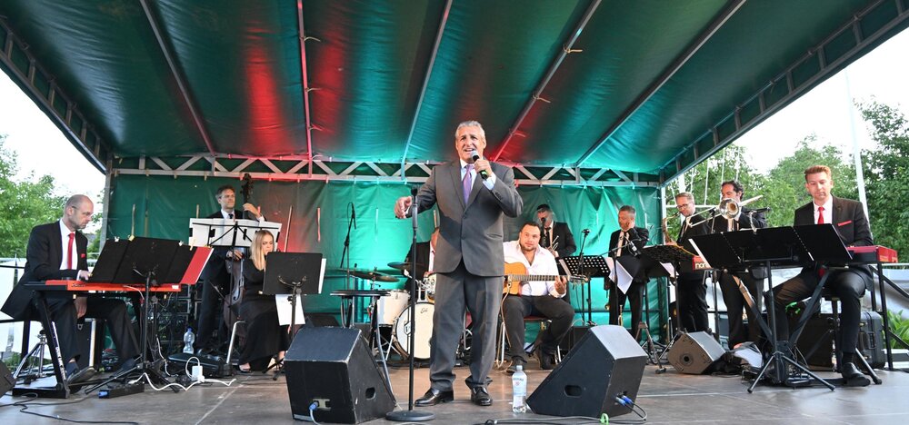 Django Reinhardt auf der Bühne