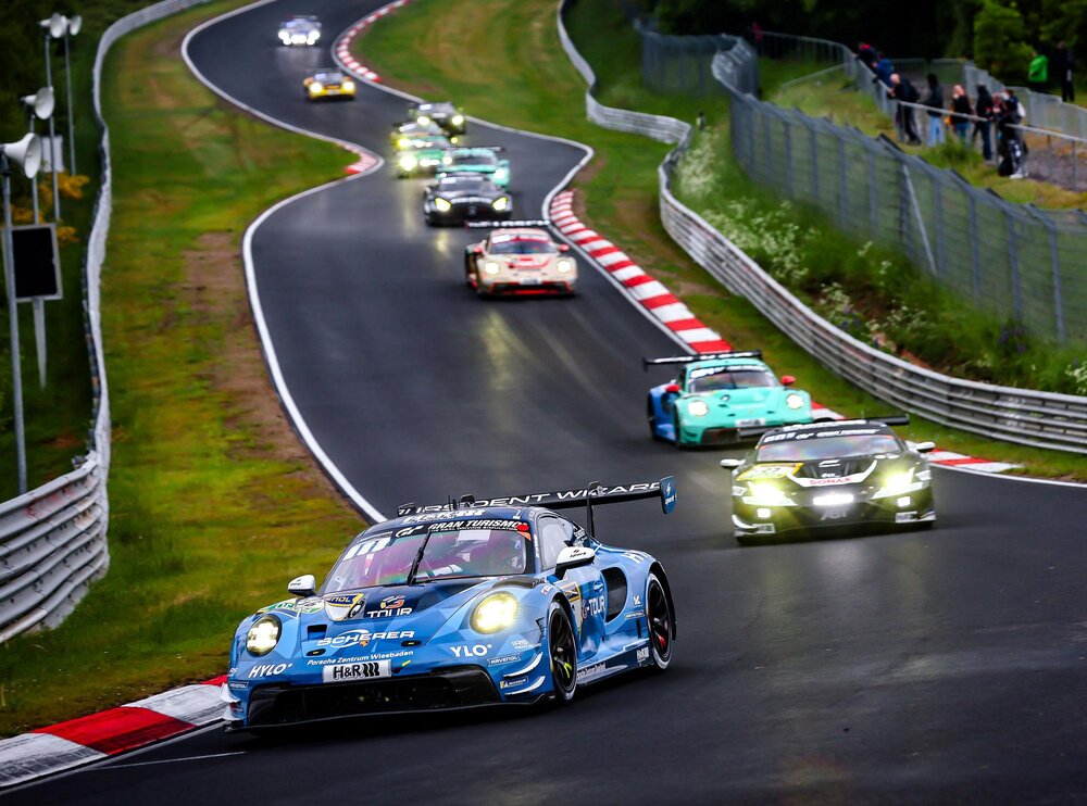 Das ADAC RAVENOL 24h Nürburgring kehrt vom 19. bis 22. Juni mit dem größten Teilnehmerfeld seit 2019 zurück. Das ADAC RAVENOL 24h Nürburgring kehrt vom 19. bis 22. Juni mit dem größten Teilnehmerfeld seit 2019 zurück.