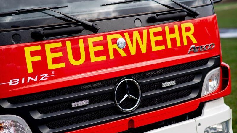 Wegen des Brandes sei es in Teilen von Hammerstein zu einem Stromausfall gekommen, so die Feuerwehr. (Symbolbild)