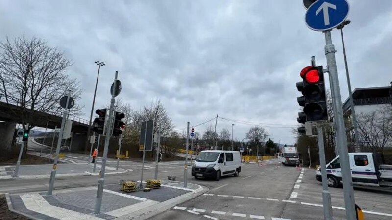 Die Kreuzung Winninger Strasse/Oberweiher ist wieder ohne Baustelle.
