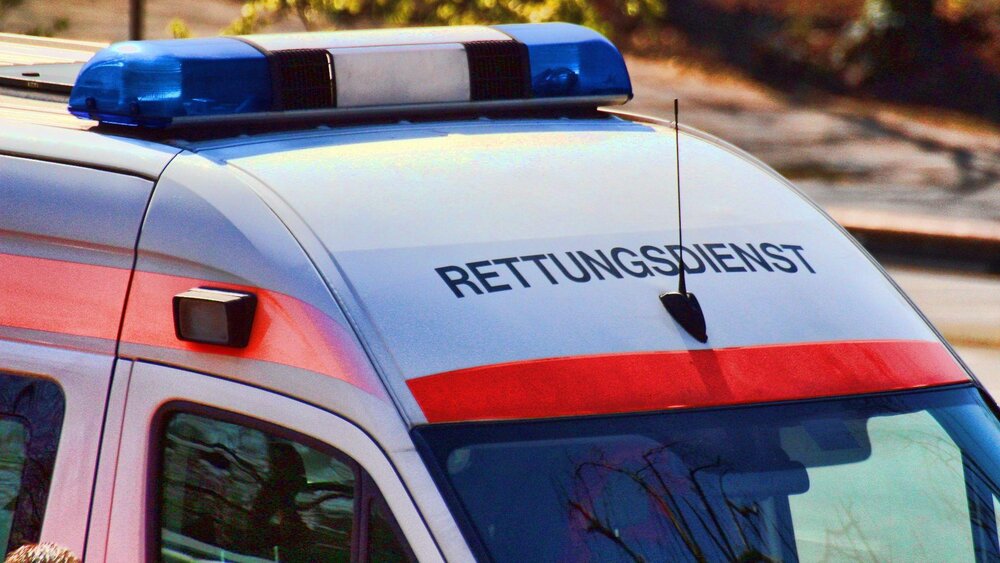 Nach einem Badeunfall in einem Schwimmbad ist ein 11-jähriger Junge verstorben. Nach einem Badeunfall in einem Schwimmbad ist ein 11-jähriger Junge verstorben.