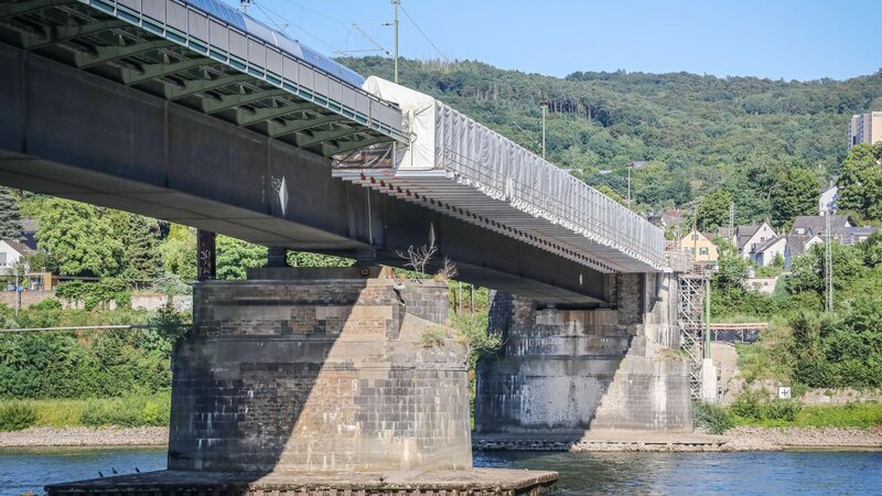 Die Horchheimer Eisenbahnbrücke.