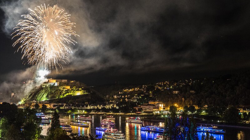 Rhein in Flammen in Koblenz vor der Festung Ehrenbreitstein.