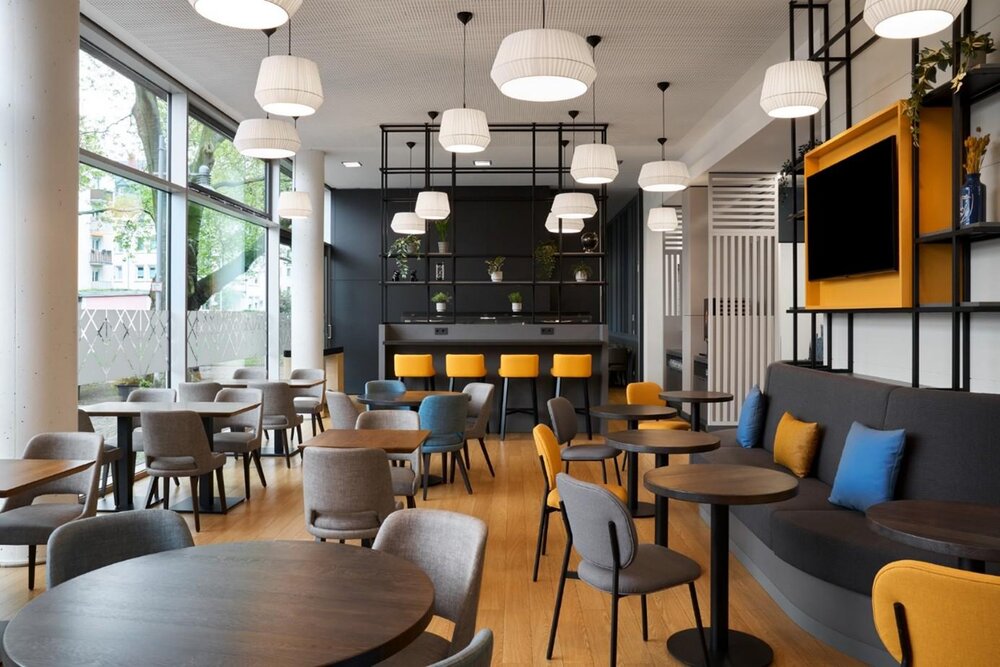 Das ehemalige GHOTEL hotel & living Koblenz wird zum Four Points Flex by Sheraton Koblenz. Das ehemalige GHOTEL hotel & living Koblenz wird zum Four Points Flex by Sheraton Koblenz.