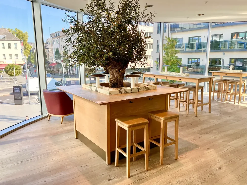 Das ehemalige Vapiano in Koblenz versteigert sein Inventar. Das ehemalige Vapiano in Koblenz versteigert sein Inventar.
