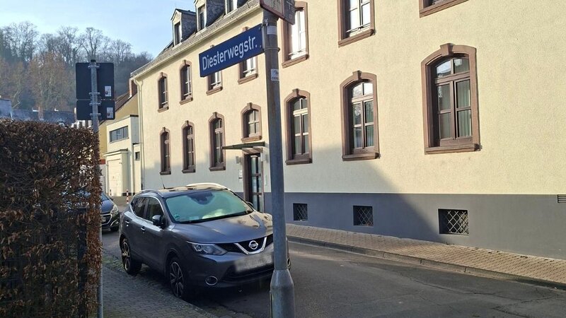 Die Kanalbauarbeiten starten im Bereich der Diesterwegstraße unter Vollsperrung.
