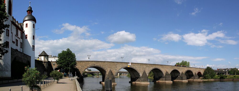 Die Balduinbrücke in Koblenz wird für drei Wochen teilweise gesperrt, Archivbild. Die Balduinbrücke in Koblenz wird für drei Wochen teilweise gesperrt, Archivbild.