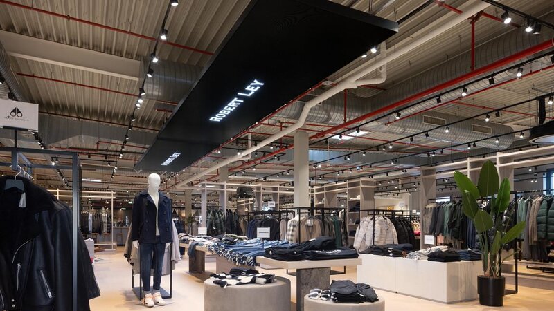 Robert Ley Fashion Store.