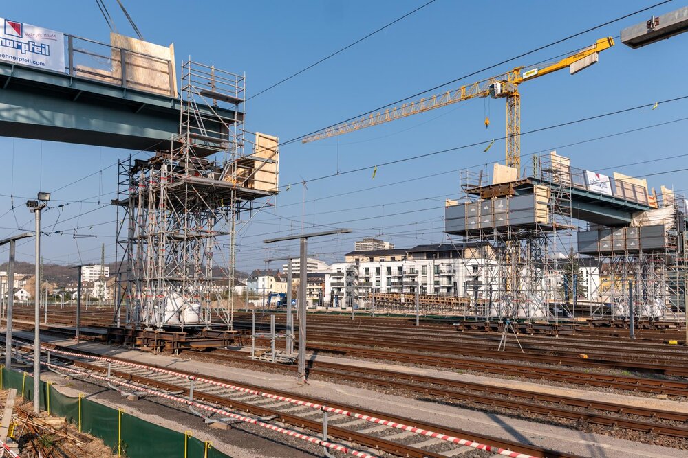 Die neue Geh- und Radwegbrücke soll künftig die Stadtteile Rauental und Goldgrube verbinden. Was jetzt noch fehlt, ist ein Name, dafür startet die Stadt Koblenz einen Namenswettbewerb, bei de Die neue Geh- und Radwegbrücke soll künftig die Stadtteile Rauental und Goldgrube verbinden. Was jetzt noch fehlt, ist ein Name, dafür startet die Stadt Koblenz einen Namenswettbewerb, bei de