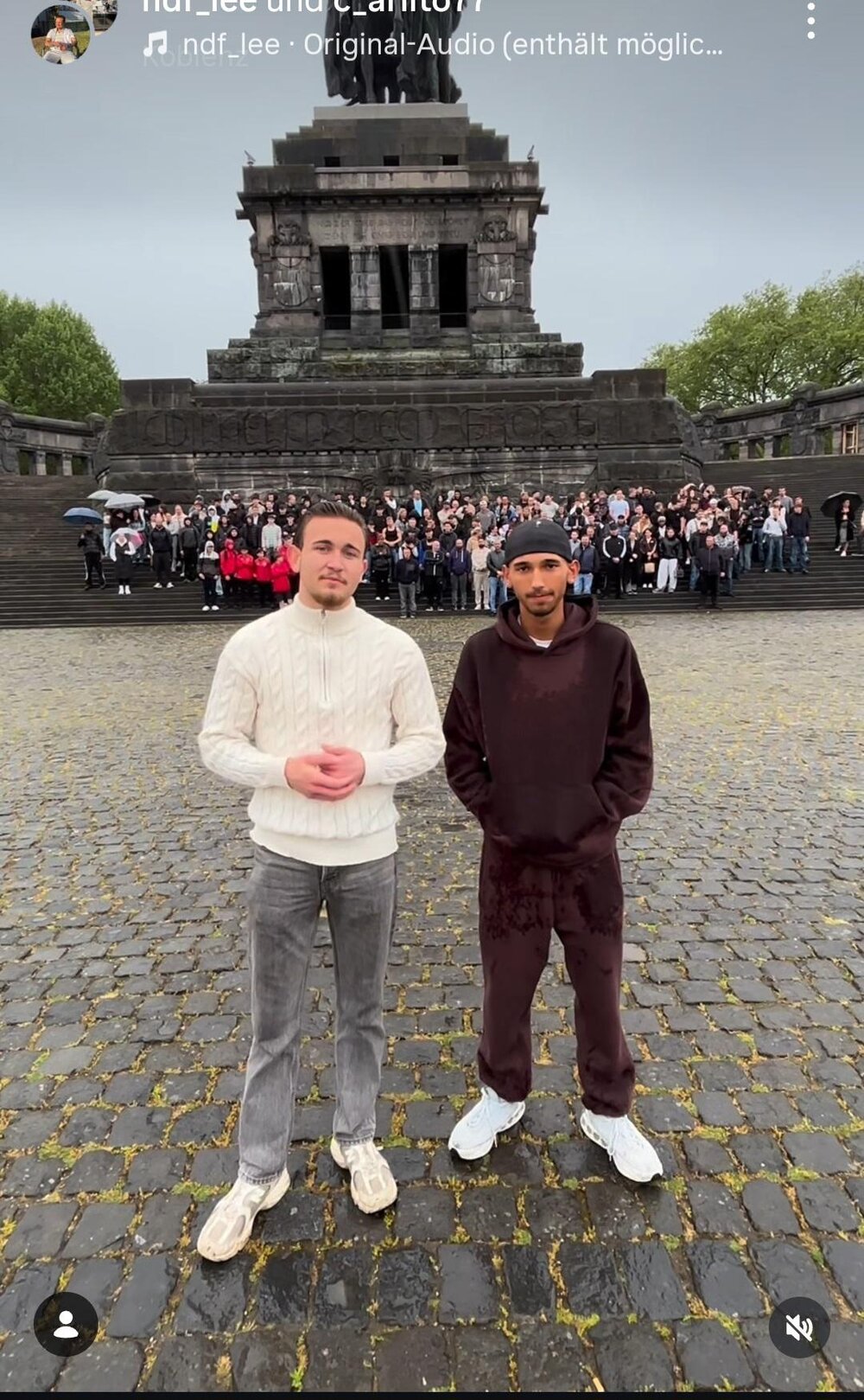 In den sozialen Medien macht ein Video die Runde, in dem junge Menschen aus dem Umfeld der Elfjährigen ihre Solidarität bekunden. Vor der Kulisse des Deutschen Ecks richten sie eine klare Bot In den sozialen Medien macht ein Video die Runde, in dem junge Menschen aus dem Umfeld der Elfjährigen ihre Solidarität bekunden. Vor der Kulisse des Deutschen Ecks richten sie eine klare Bot