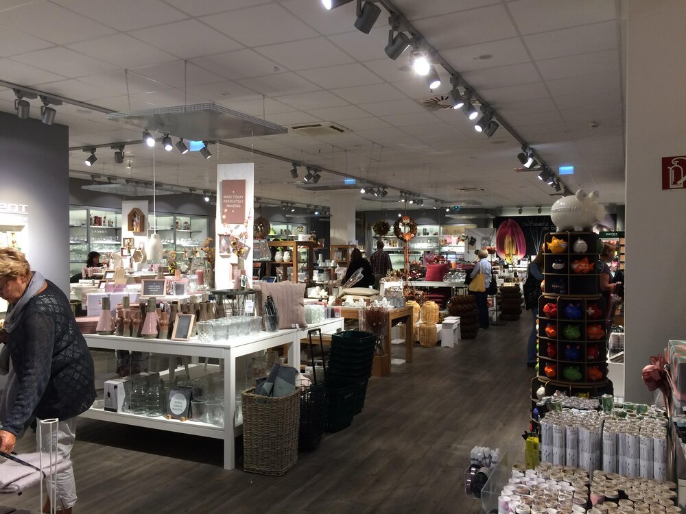 Inneneinrichtung eines Depot-Shops (Symbolbild).