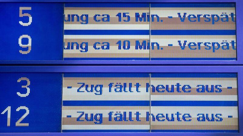 Im Bahnverkehr ist zwischen Mainz, Koblenz und Köln ist mit erheblichen Behinderungen zu rechnen. (Symbolbild)