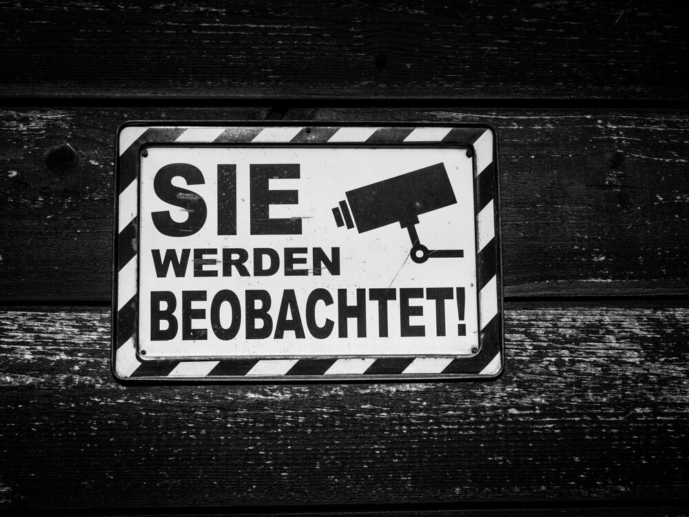 Eine Video-Überwachung erkennt Ladendiebe.