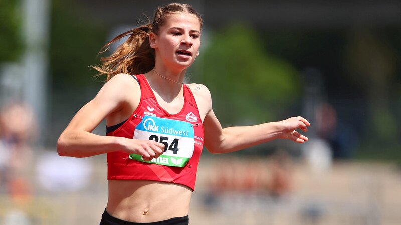 Lina Schmidt gewann bei den Landesmeisterschaften in Ludwigshafen Doppel-Gold über 60 Meter mit persönlicher Bestleistung von 7,97 Sekunden und mit der 4x 200-Meter-Mixed-Staffel der LG Rhein