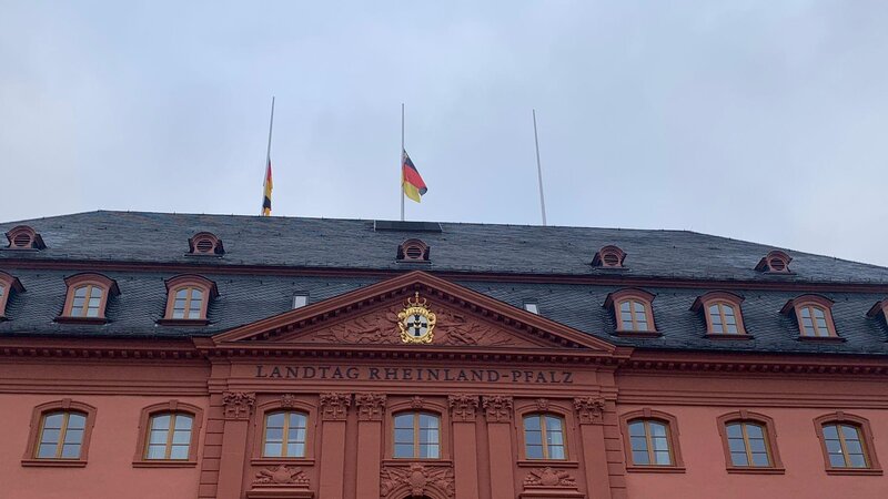 Flaggen halbmast Landtag