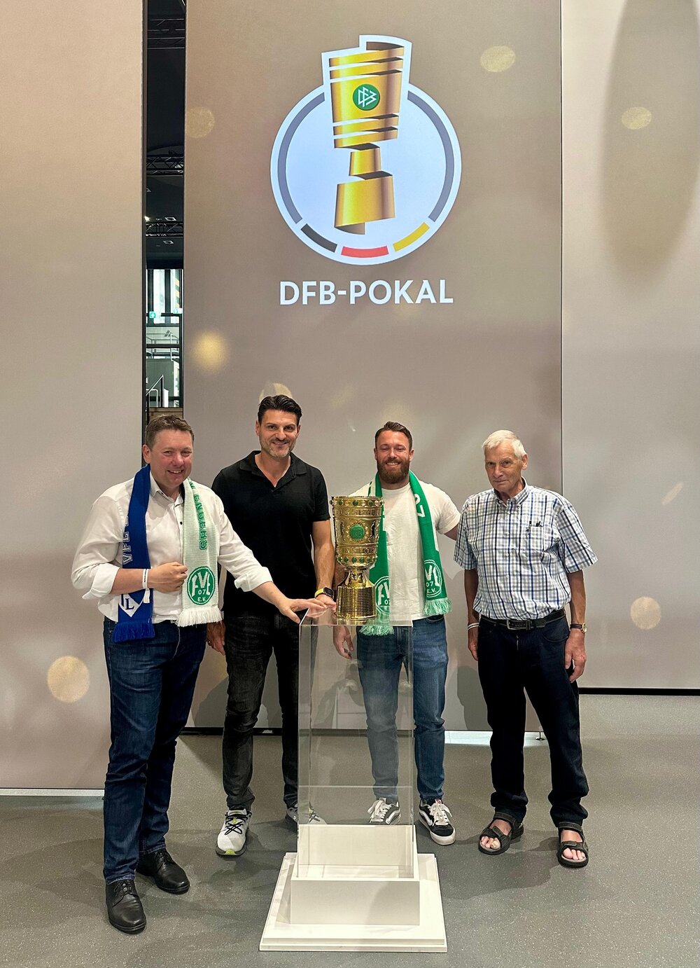 Die Engerser Delegation im Deutschen Fußballmuseum in Dortmund.
