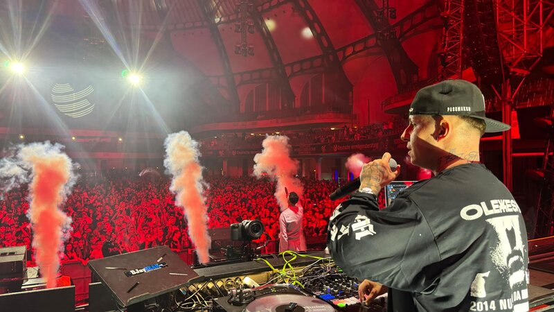 Thomas Breitbach alias DJ T-Bright bei einem Auftritt.