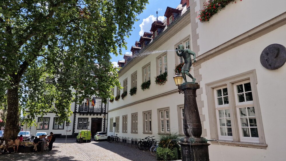 Der Schängelbrunnen vor dem Koblenzer Rathaus. Der Schängelbrunnen vor dem Koblenzer Rathaus.