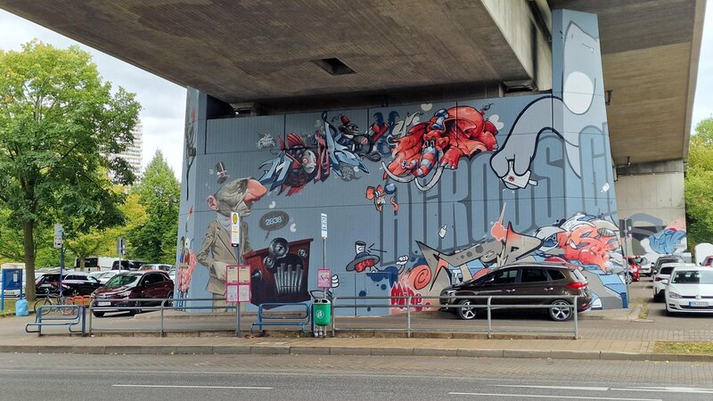 "Across Generations" heißt das neue Kunstwerk an der Kurt-Schumacher-Brücke in Koblenz.