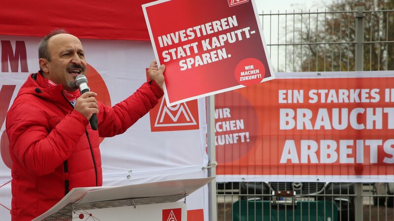 Ali Yener (IG Metall Koblenz/Foto) verweist für den Standort Koblenz auf eine Zukunfts- und  Transformationsvereinbarung, die bei Stabilus bis 2028 geschlossen worden ist.