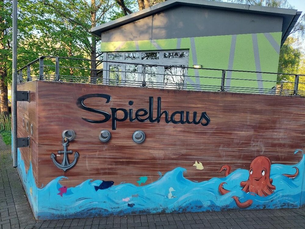 Die Eingangstüre zum Spielhaus am Koblenzer Moselufer blieb am Dienstag- und Mittwochabend verschlossen. Die Eingangstüre zum Spielhaus am Koblenzer Moselufer blieb am Dienstag- und Mittwochabend verschlossen.