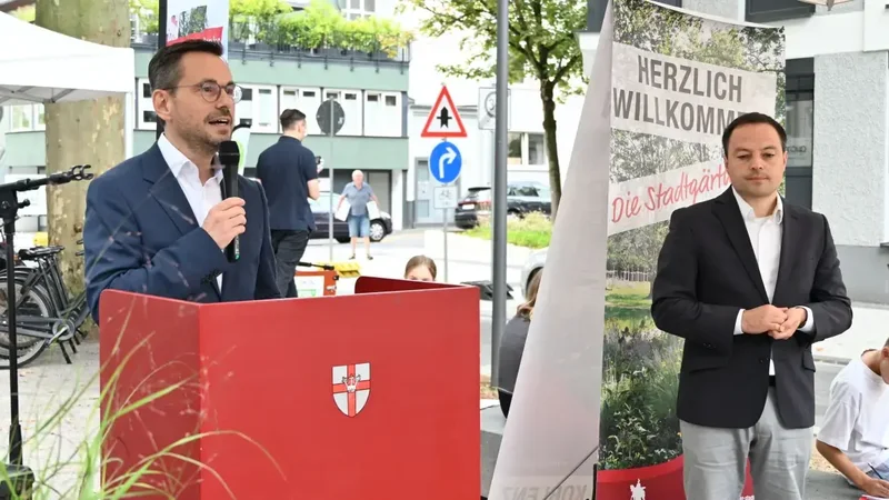 Oberbürgermeister David Langner (links) und Baudezernent Prof. Dr. Andreas Lukas geben den ersten Teil der neuen Südallee offiziell frei.