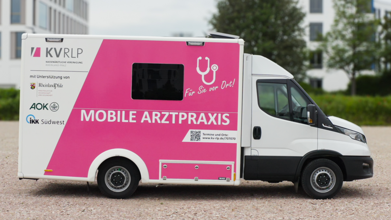 Nach der Insolvenz der "MVZ Galeria Med GmbH" kommt in einigen Städten am Mittelrhein jetzt eine Mobile Arztpraxis zum Einsatz.
