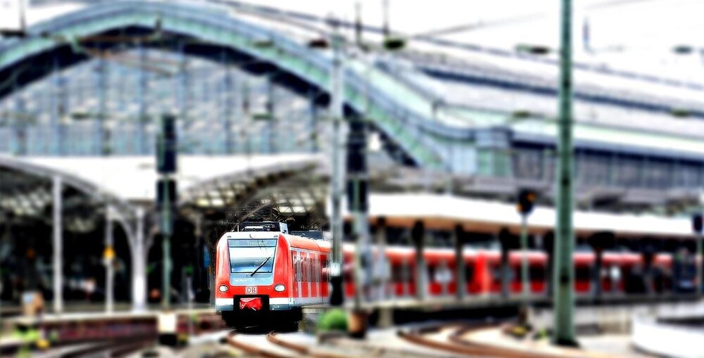 Regionalbahn (Symbolbild) Regionalbahn (Symbolbild)