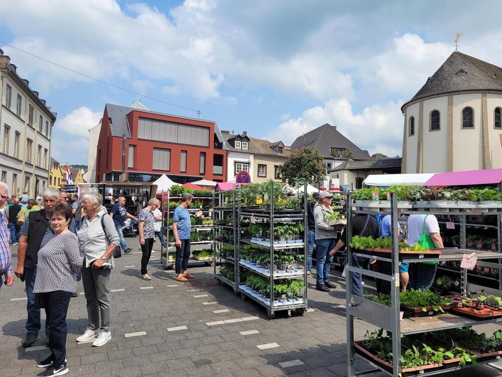 Die Stadt Bendorf lädt zum traditionellen Bauern- und Gartenmarkt in die Innenstadt ein.