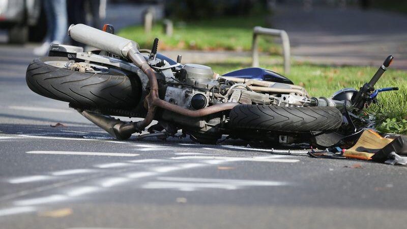 Mehrere Motorradfahrer wurden schwer verletzt. (Symbolbild)
