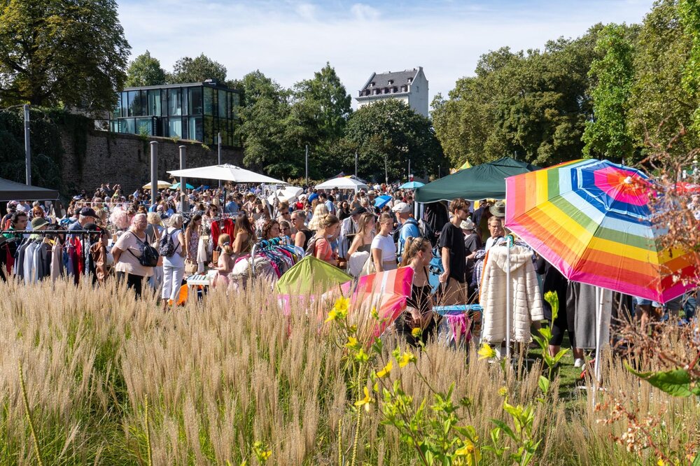 Städtischer Flohmarkt am Deutschen Eck in Koblenz. (Symbolbild)