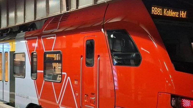 Die Triebwagen vom Typ FLIRT 3 XL sind seit Ende 2025 auf den Regionalbahnlinien RB 81 zwischen Koblenz und Trier unterwegs.