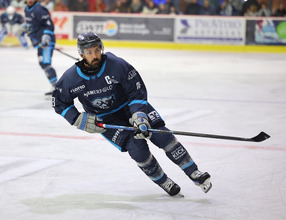 Jeff Smith führt die Neuwieder Eishockey-Bären auch in der neuen Saison als Kapitän aufs Eis.