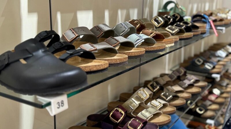 Die Schuhtrends 2025 setzen auf Komfort mit Stil.