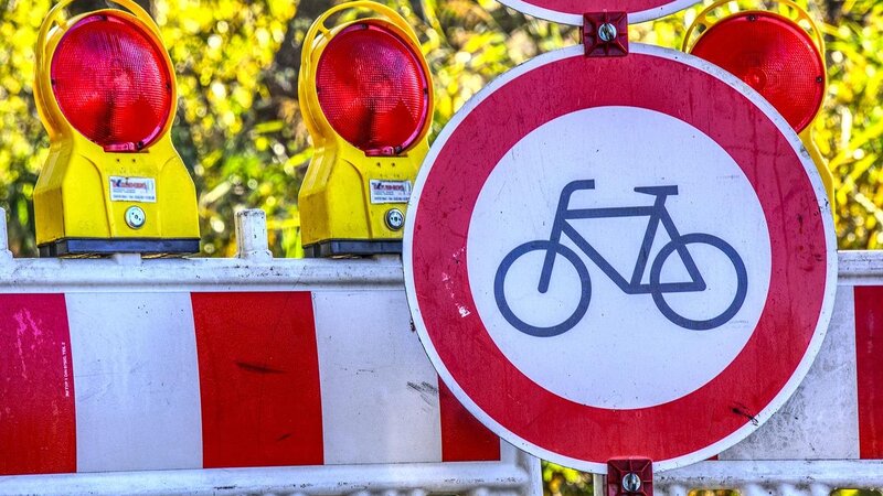 Straßensperrung, Symbolfoto