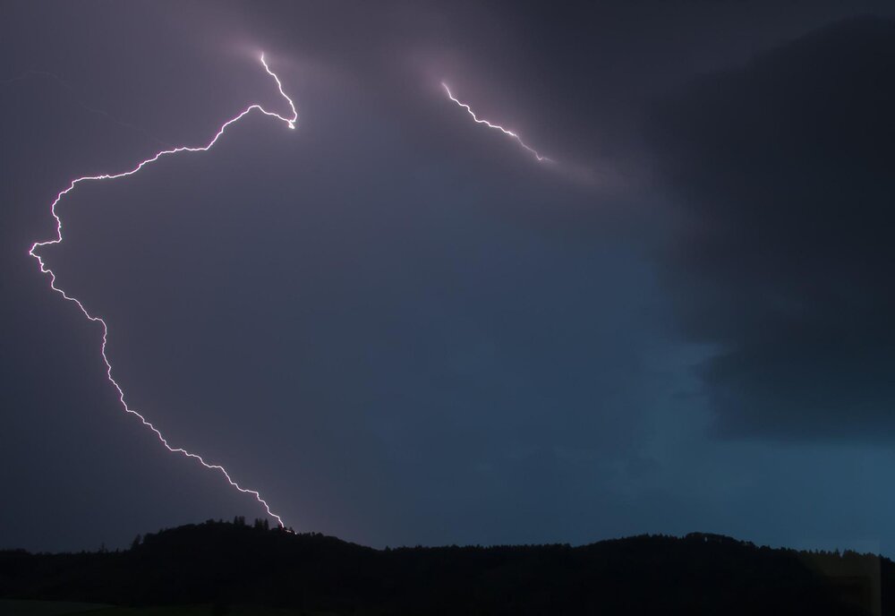 Der Deutsche Wetterdienst spricht von möglichen schweren Gewitterlagen.