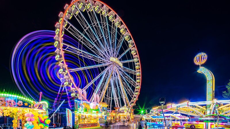 Die Heddesdorfer Pfingstkirmes, eines der größten und traditionsreichsten Volksfeste am Mittelrhein.