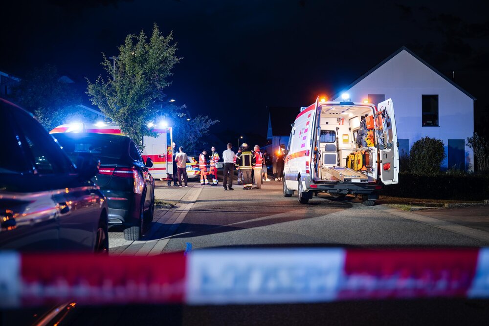 Zahlreiche Rettungswagen und Notärzte waren am Samstagabend in Rheinböllen im Einsatz. Zahlreiche Rettungswagen und Notärzte waren am Samstagabend in Rheinböllen im Einsatz.